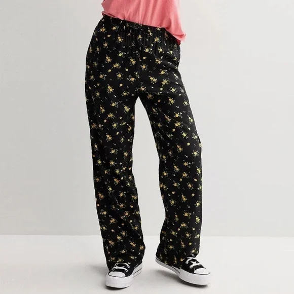 Floral Wide Leg Women's Pants - Picture 8 of 8